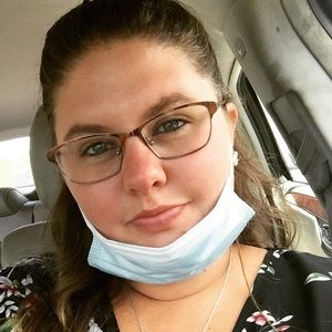 Meet your Posher, Kayla